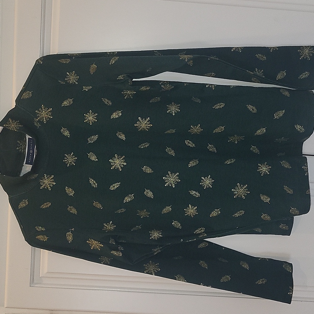 Karen Scott Green Top with Gold Leaf Design
